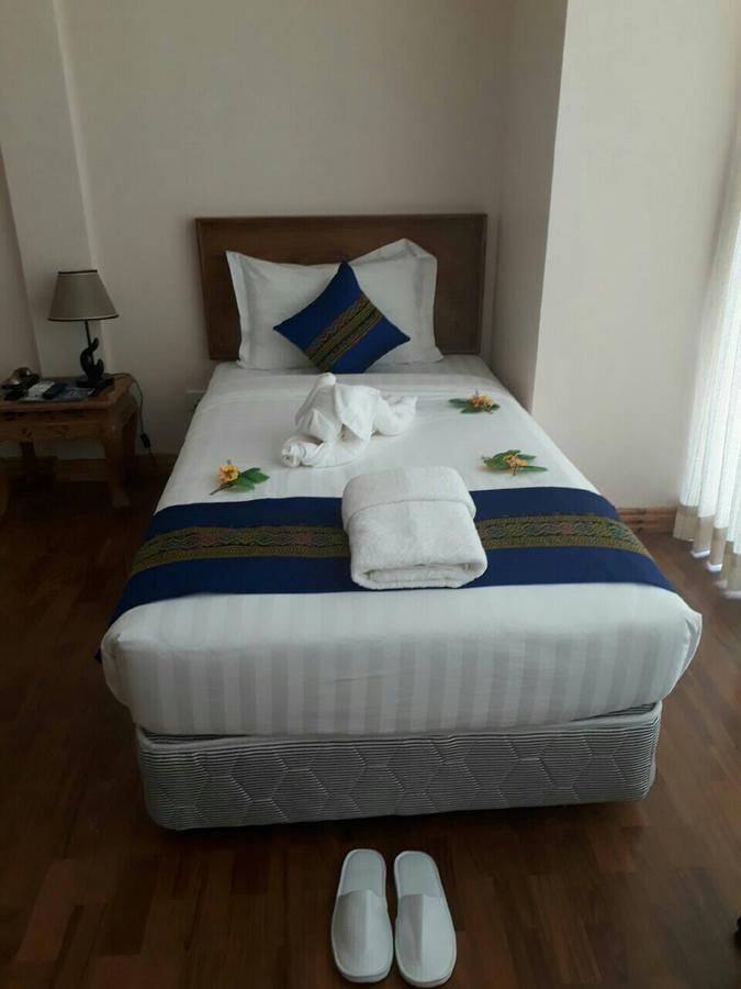 Famous Hotel Loikaw Eksteriør bilde